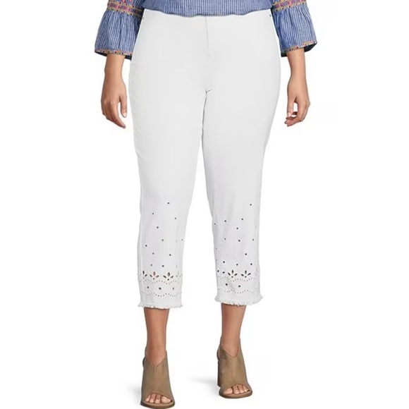 John Mark Floral Eyelet Embroidered Fringe Hem Straight Leg Jeans. - Picture 5 of 12